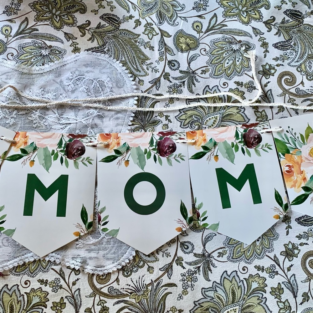 MOM Floral Banner by Nicrolandee